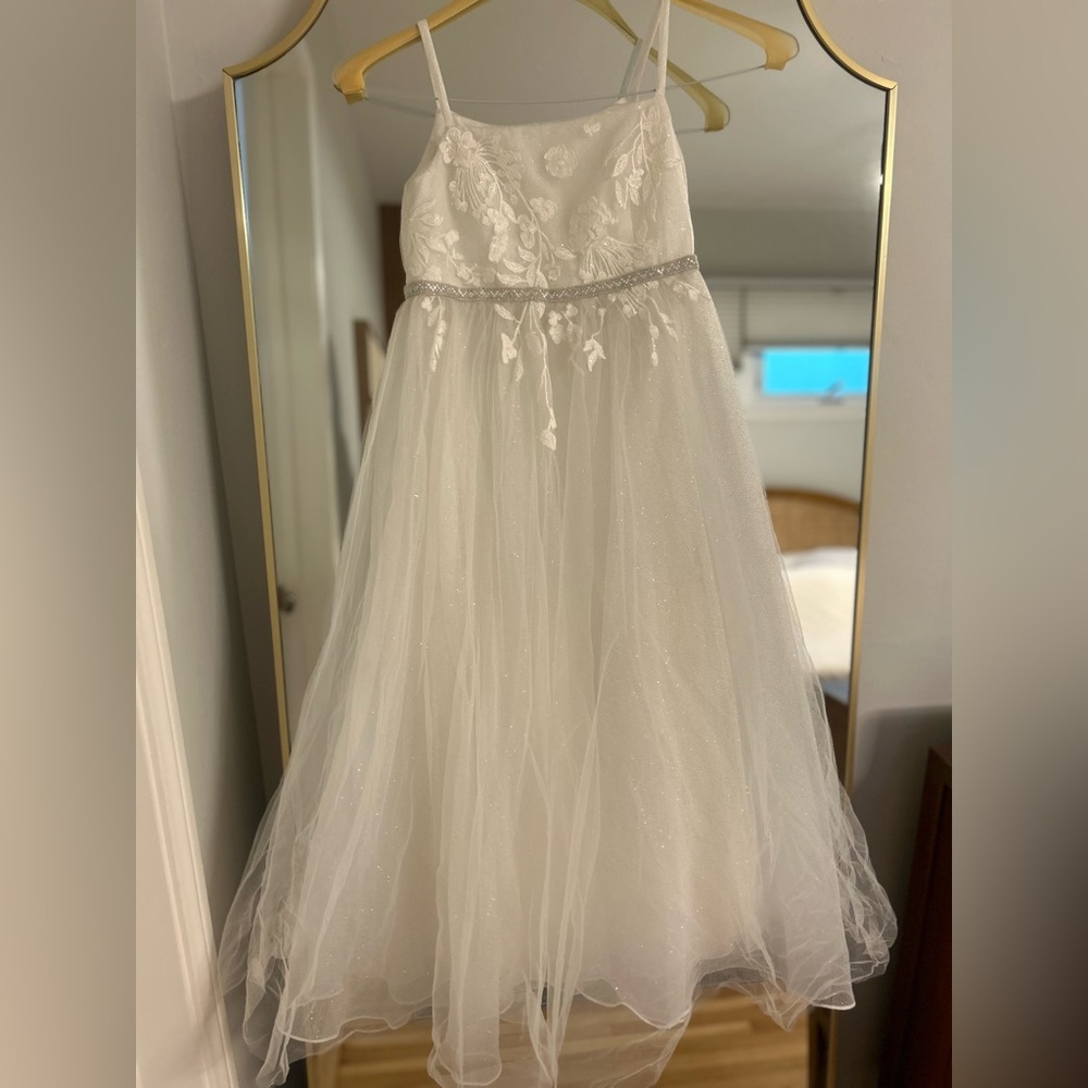 Davids Bridal exclusive Flower Girl Dress- size 4 and size 8 - Picture 7 of 10